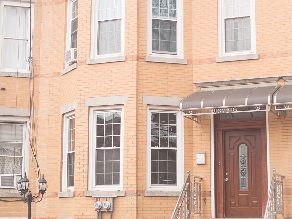 2nd image of 372 E 35th St