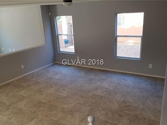 5th image of 565 Uxbridge Dr