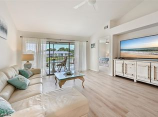 515 Gabriel Cir #10, Naples, FL 34104