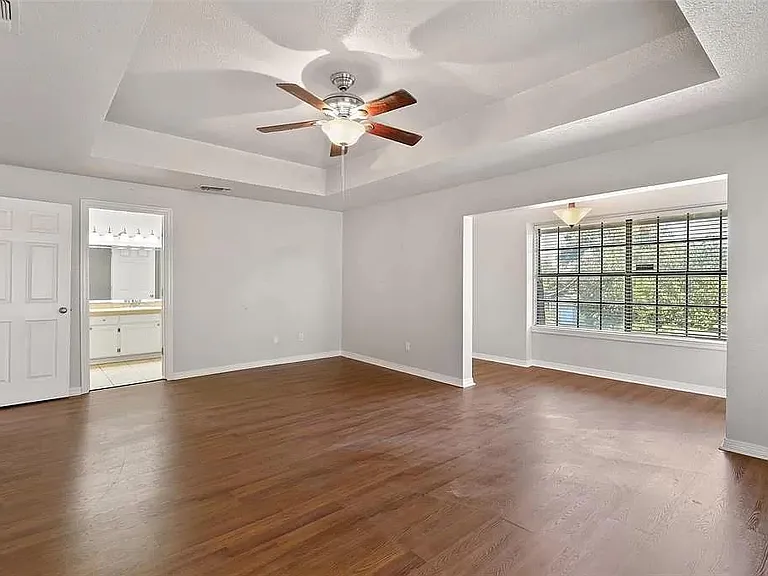 1823 Hillcrest St — Photo 14
