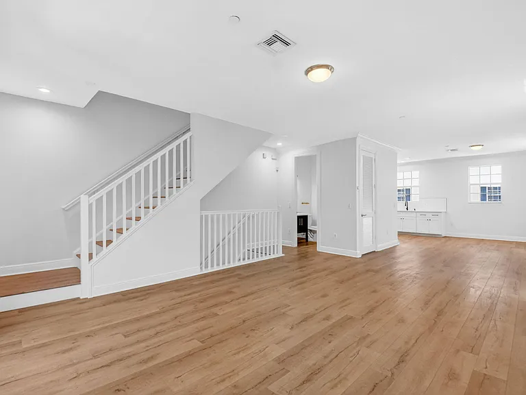 2502 N Dixie Hwy #32 — Photo 17