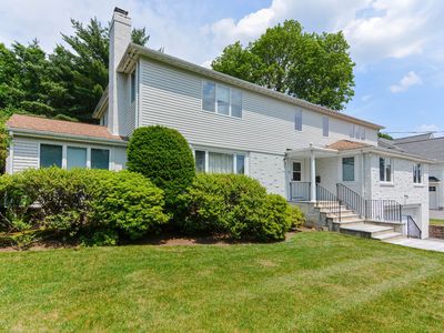 14 Columbine Rd, Newton, MA, 02459