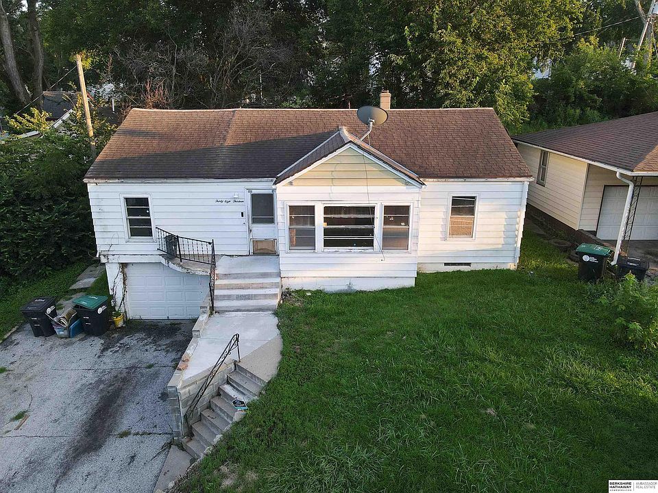 1st image of 3813 Browne St
