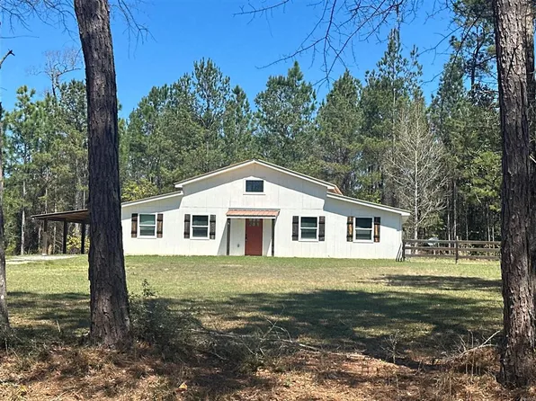 2588 Wolf Log Rd, Flomaton, AL 36441