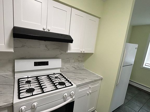 5th image of 1135 N Boxwood Dr APT 203