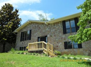10037 Pitch Pine Dr, Powell, TN 37849