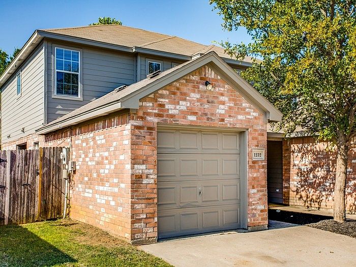 1228 Village Garden Dr, Azle, TX 76020 Zillow