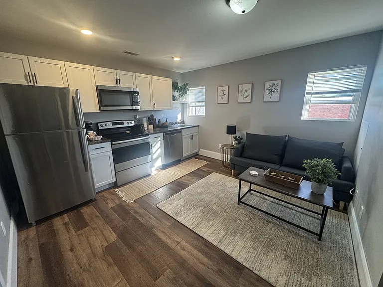 201 West Ave — Photo 17