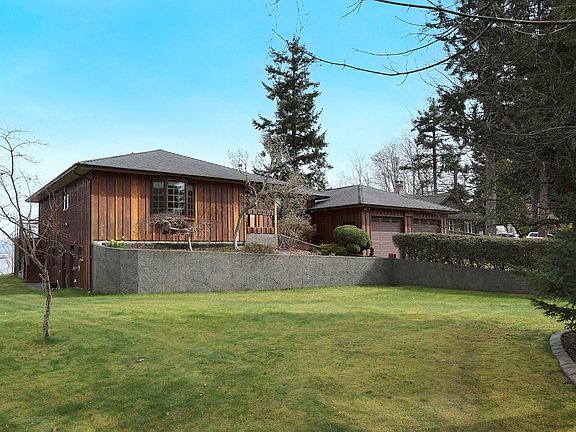 3rd image of 3882 Wavecrest Rd