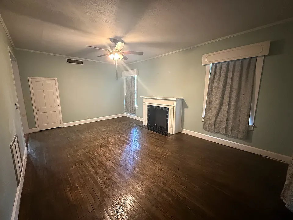 525 E Main St #3