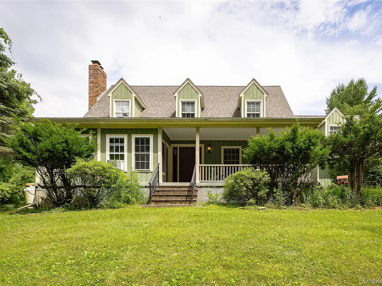 3 bed, 2.5 bath, 2100 sqft, $5,000 — Photo 1