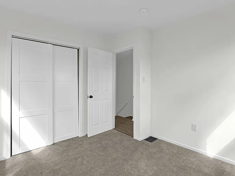 702 S Hamilton Rd #1 — Photo 15