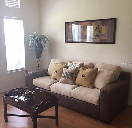 3rd image of 4004 Foxtail Palm Ct