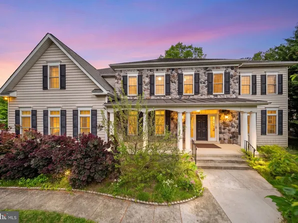 7101 Idylwood Rd, Falls Church, VA 22043