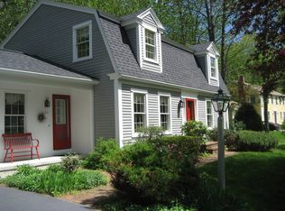 93 Oakwood Dr, Yarmouth, ME 04096