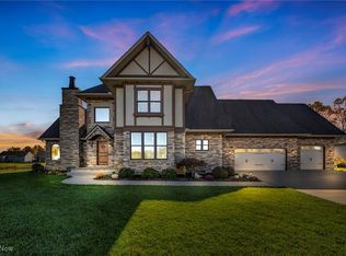 808 Buckingham Dr, Lagrange, OH 44050