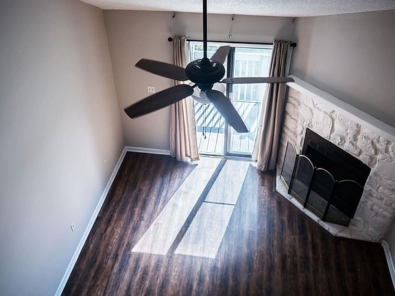 4th image of 405A Harbison Blvd #323