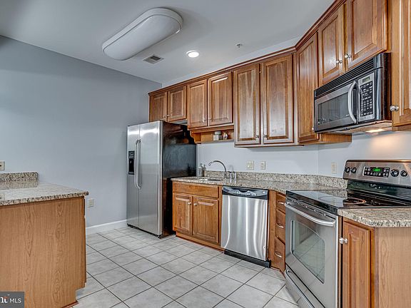 2nd image of 100 Edelen Station Pl APT 102