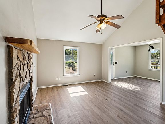 5th image of 713 Jameson Rd