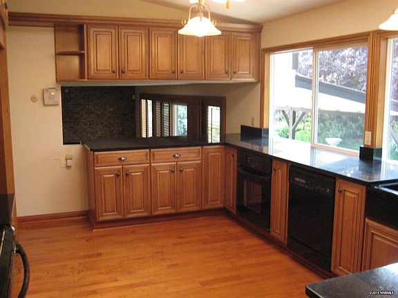 4th image of 1047 E Greenbrae Dr