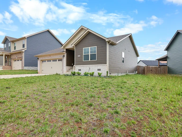 225 Ardell Dr — Photo 5