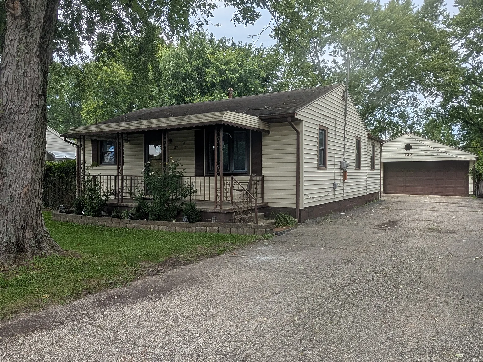 3 bed, 1.5 bath, 992 sqft, $1,500 — Photo 2