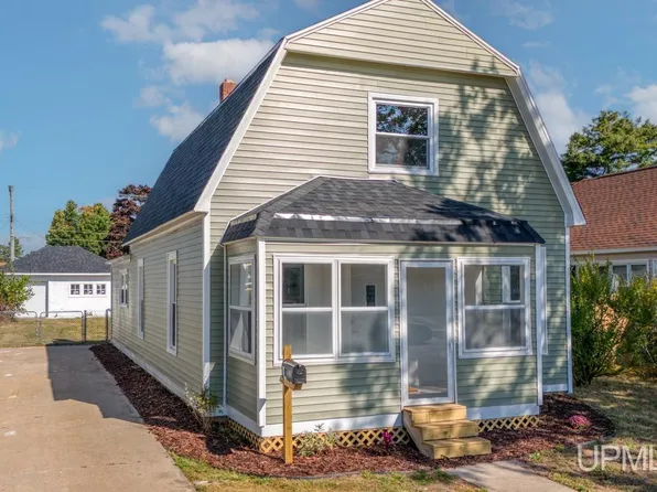 1222 Minnesota Ave, Gladstone, MI 49837