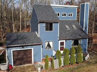 113 Moss Ct, Dingmans Ferry, PA 18328