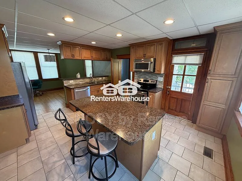 6015 Rossville Blvd