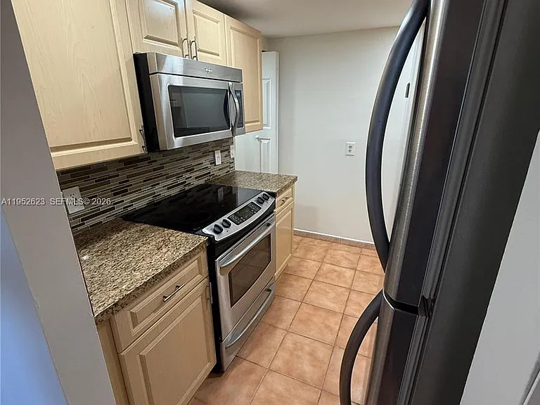 10641 SW 108th Ave #3I — Photo 5