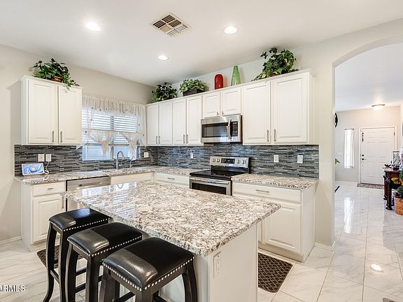 3rd image of 21499 N GREENLAND PARK Drive