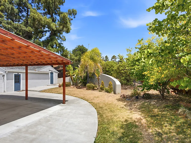 1680 Grove Way — Photo 40