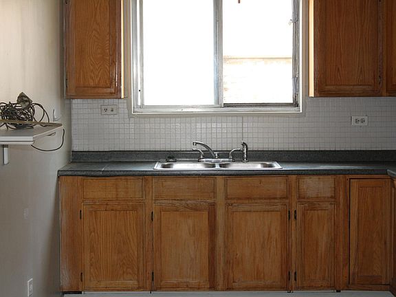 5th image of 3137 W 41st St #3A