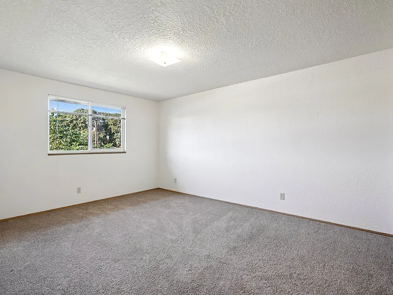 Cedar Court Apartments — Photo 25