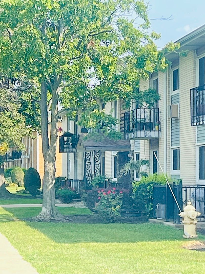 9205 Potter Rd APT 2H, Des Plaines, IL 60016 | Zillow