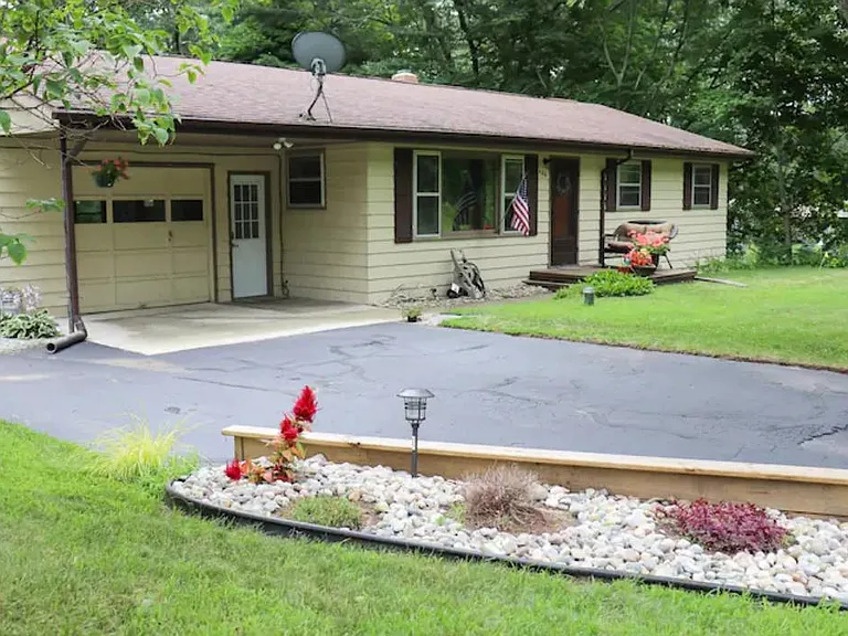 434 Benson Rd — Photo 18