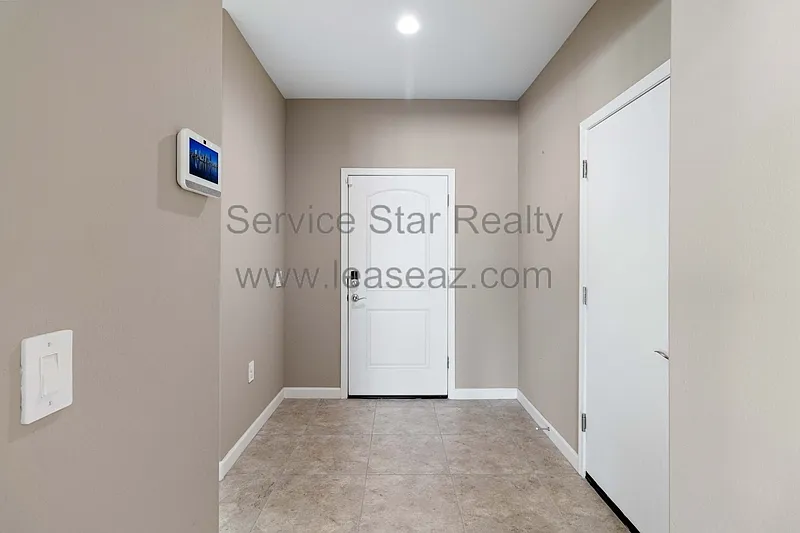 4 bed, 2.0 bath, 2095 sqft, $1,845 — Photo 4