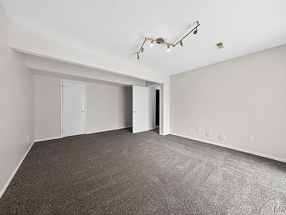 5th image of 111 Wren Wood Dr
