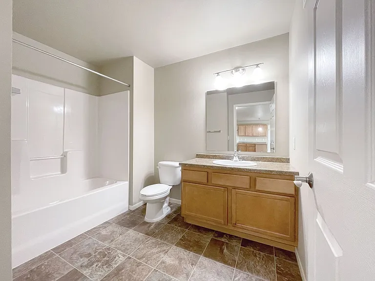 Willow Brooke Lodge Apartments — Photo 13