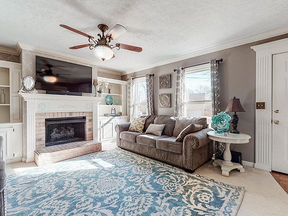 4th image of 601 Woodhaven Dr