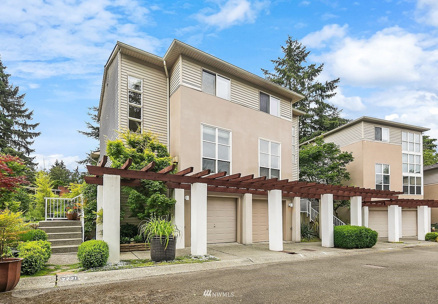 2721 124th Avenue SE Bellevue WA 98005 Zillow   8b085cbf52e03b5e7ba18e92ec3a3554 Cc Ft 1536 