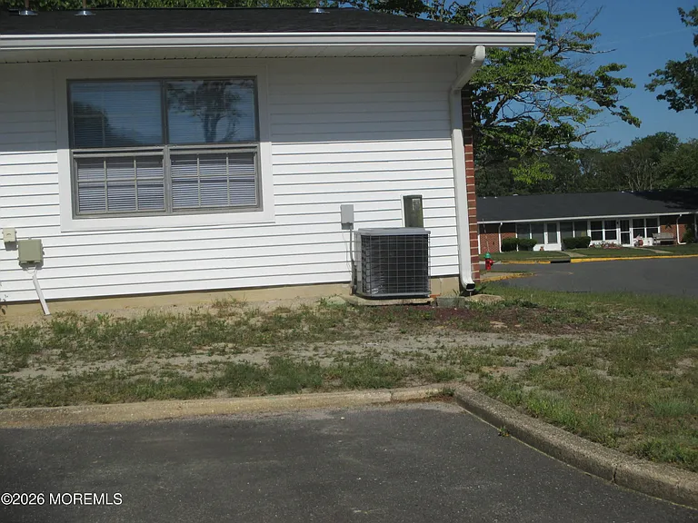 829A Balmoral Ct #1001 — Photo 14