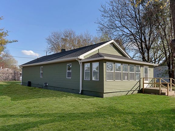 2nd image of 1023 S Belleview Pl