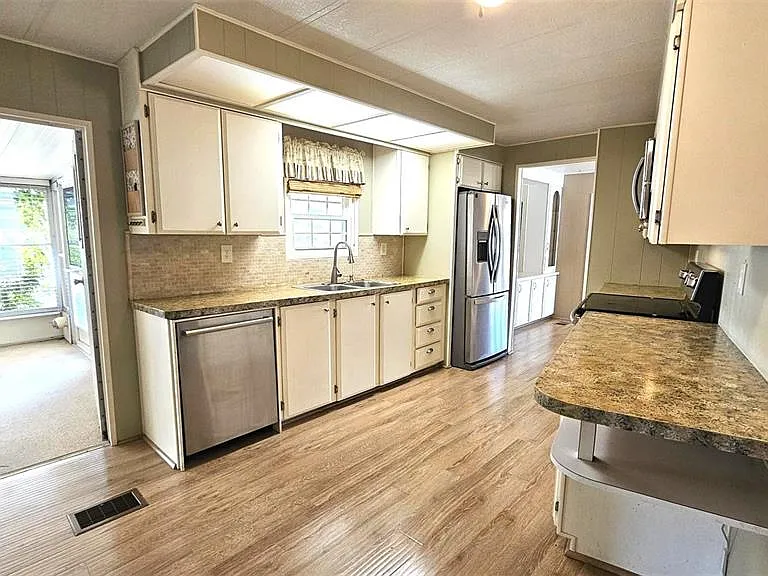 1240 Seagull Dr — Photo 6
