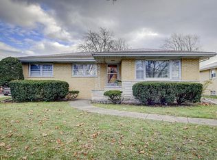 8121 Euclid Ave, Munster, IN 46321
