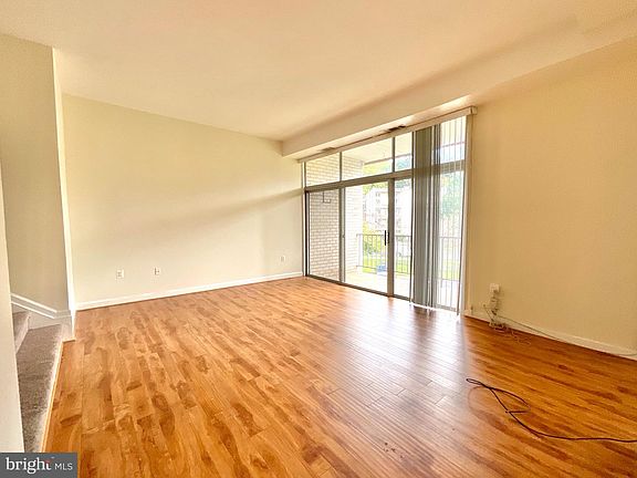2nd image of 14424 Parkvale Rd APT 5