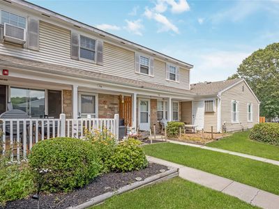 5F Valley Forge Court, Ridge, NY, 11961