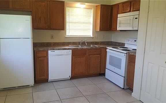 3rd image of 7831-33 Arcadia Ln