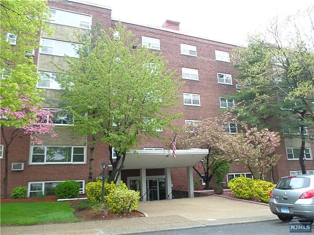 1st image of 1565 Center Ave #4A-654A