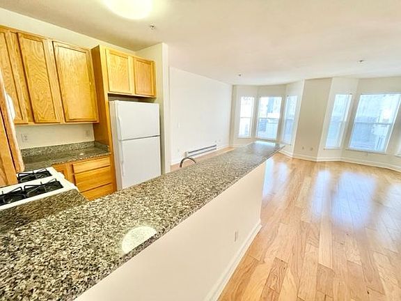 3rd image of 118 Wood St APT 204